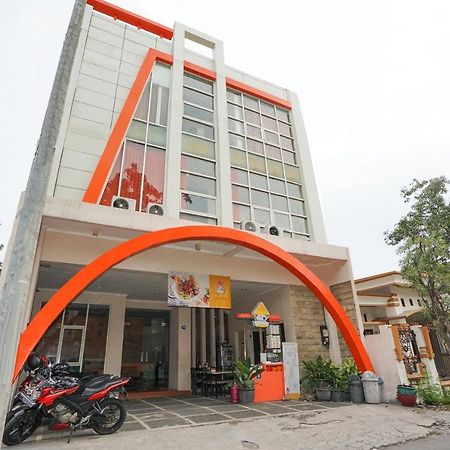 Oyo 450 Semampir Residence Surabaja Zewnętrze zdjęcie