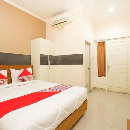 Oyo 450 Semampir Residence Surabaja Zewnętrze zdjęcie