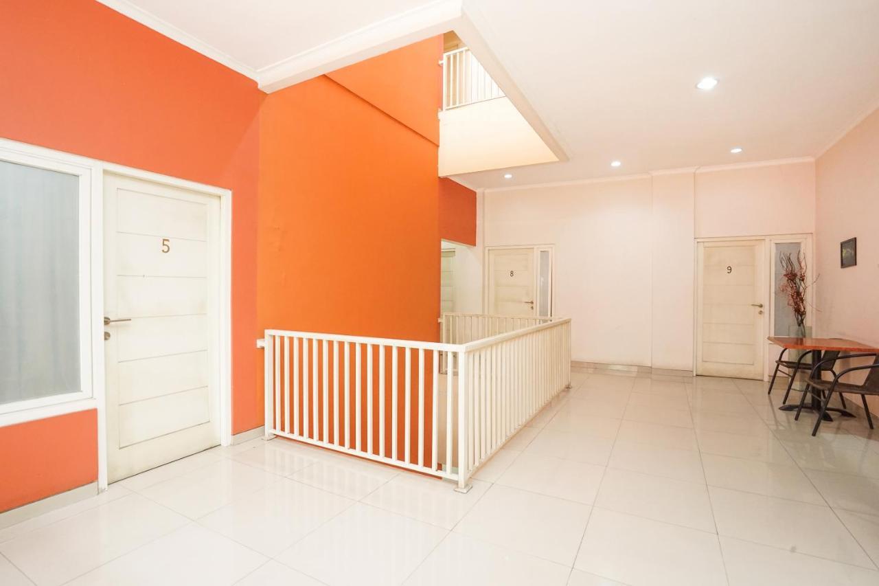 Oyo 450 Semampir Residence Surabaja Zewnętrze zdjęcie