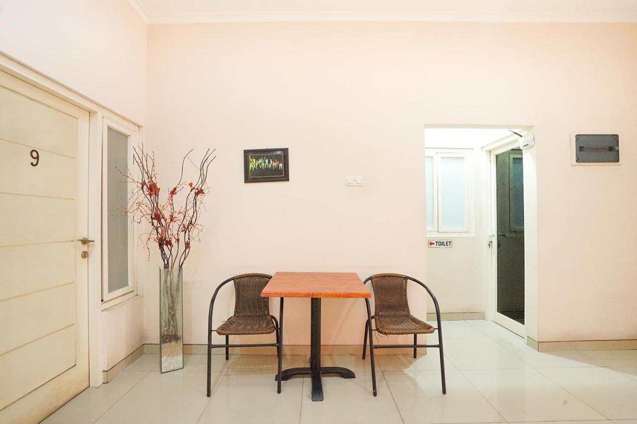 Oyo 450 Semampir Residence Surabaja Zewnętrze zdjęcie